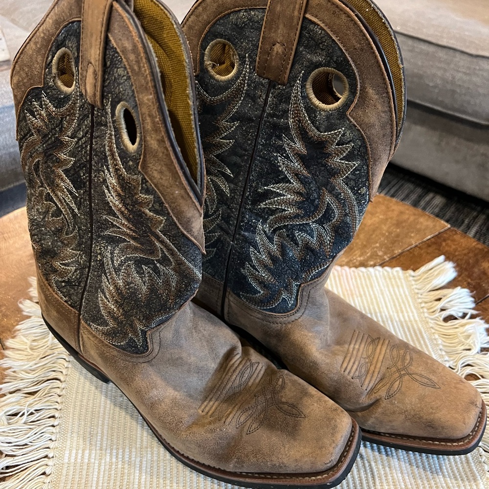 LAREDO Mens NICE cowboy boots!